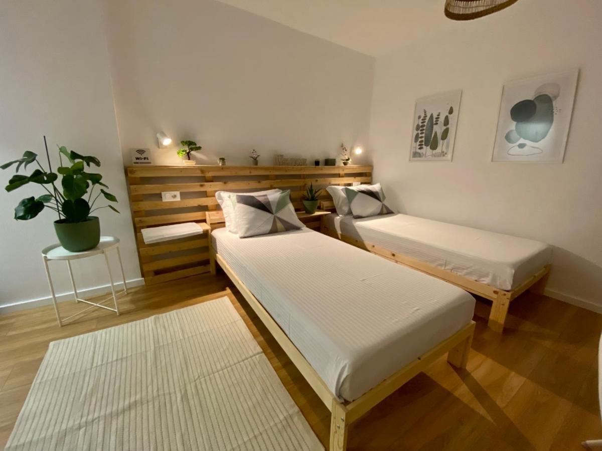 Lucas Central Oasis Studios Тирана Екстериор снимка