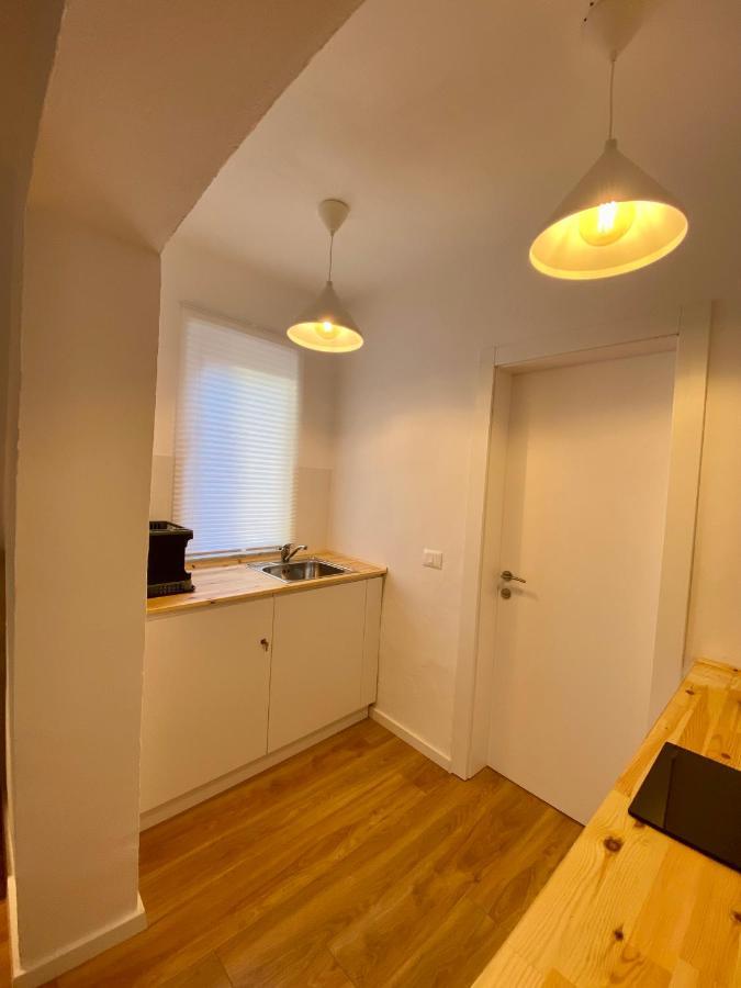 Lucas Central Oasis Studios Тирана Екстериор снимка