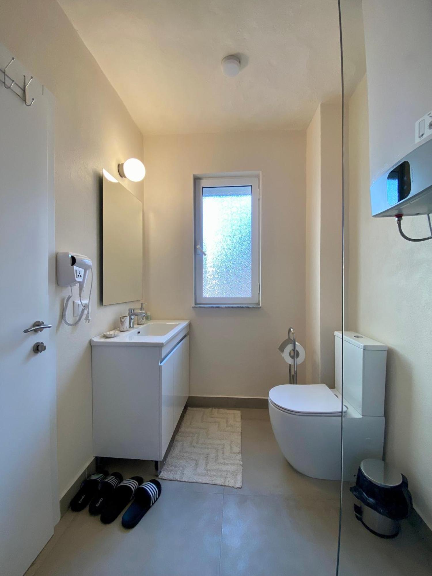 Lucas Central Oasis Studios Тирана Екстериор снимка